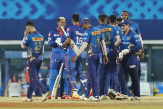 दिल्लीले मुम्बईलाई ६ विकेटले हरायो