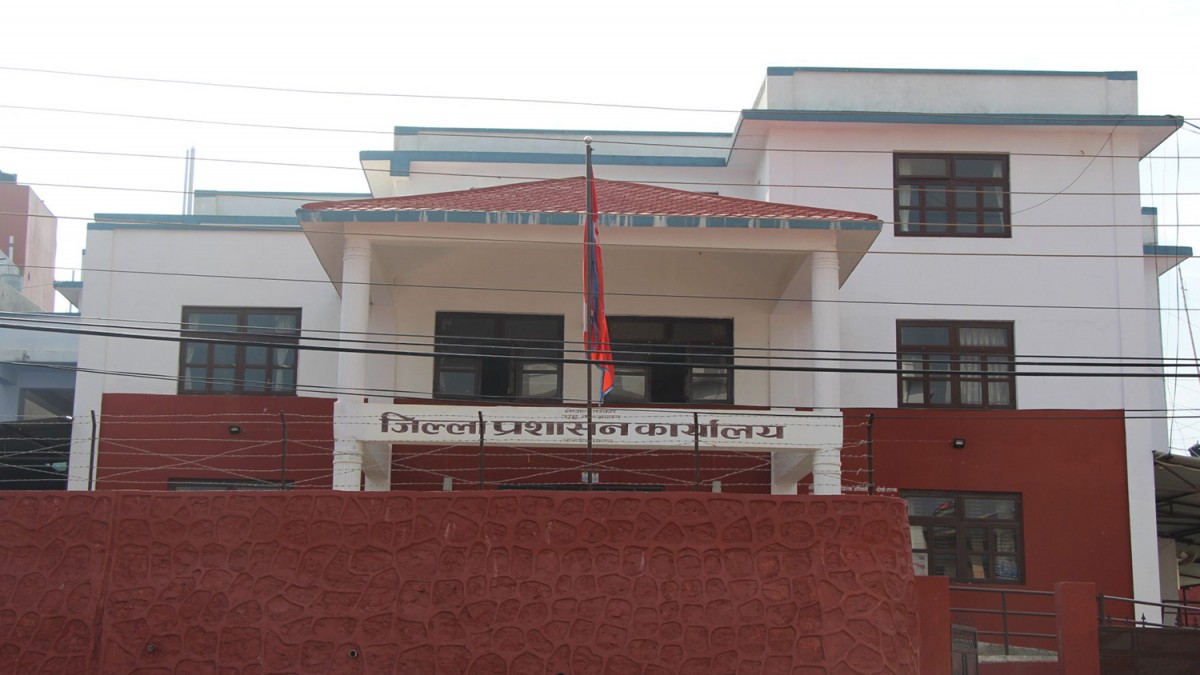 कर्मचारी संक्रमित भएपछि १० दिनका लागि पाल्पा प्रशासनका अधिकांश सेवा स्थगित