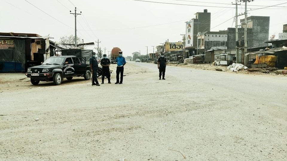 कपिलवस्तुको बहादुरगंजमा कडा बन्यो लकडाउन