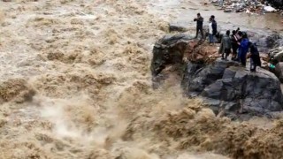 बङ्गालको शक्तिशाली चक्रवातका कारण शनिबारसम्म अत्यधिक वर्षा हुने