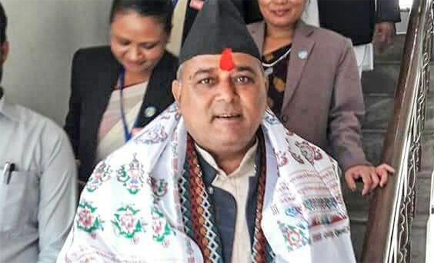 लुम्बिनीमा पनि चिप्लिए ओली, राष्ट्रियसभामा दृगनारायण पाण्डे विजयी