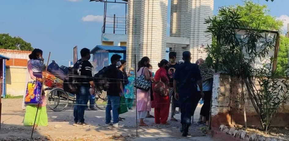 कोरोना कहरमा पनि रोजगारीका लागि भारत जाने क्रम रोकिएन