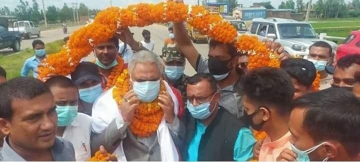 मन्त्री उमाशंकर अगरियालाई धनुषामा १०१ किलोको मालाले स्वागत
