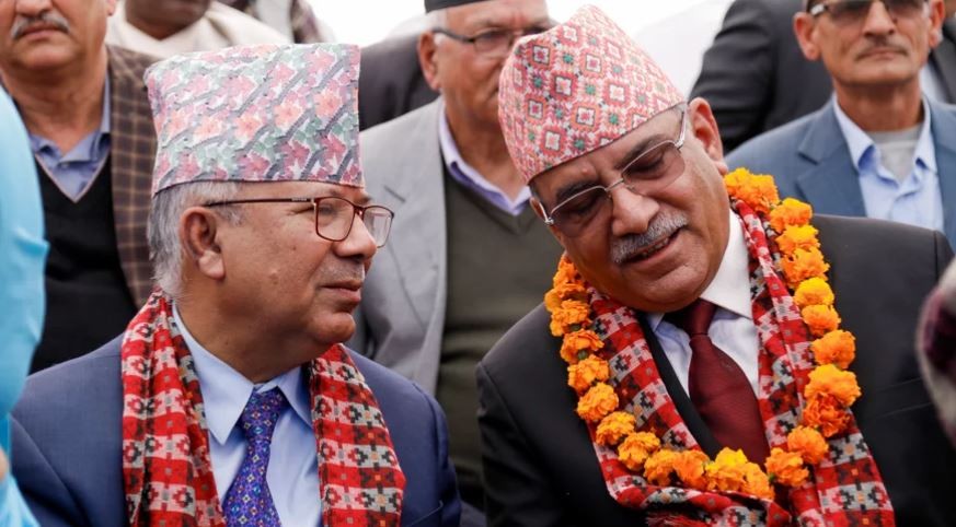 एमाले वरिष्ठ नेता नेपाल र माओवादी केन्द्रका अध्यक्ष प्रचण्डबीच भेटवार्ता