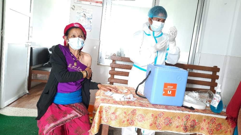 गुल्मीको धुर्कोटमा लगाए ६ सय २८ जनाले  भेरोसेल खोपको पहिलो मात्रा