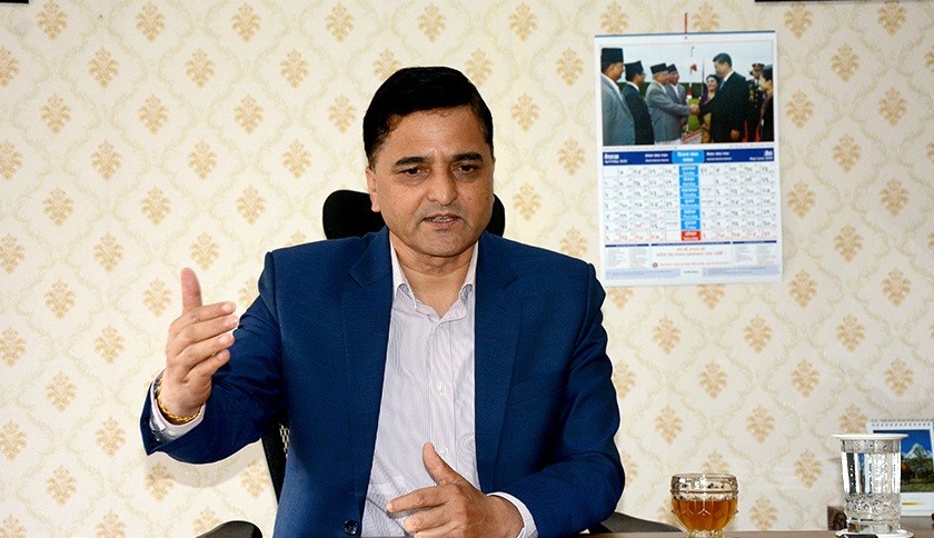 सांसदहरुलाई दबाबमा राखेर संसदीय दलको नेता छानियो : योगेश भट्टराई