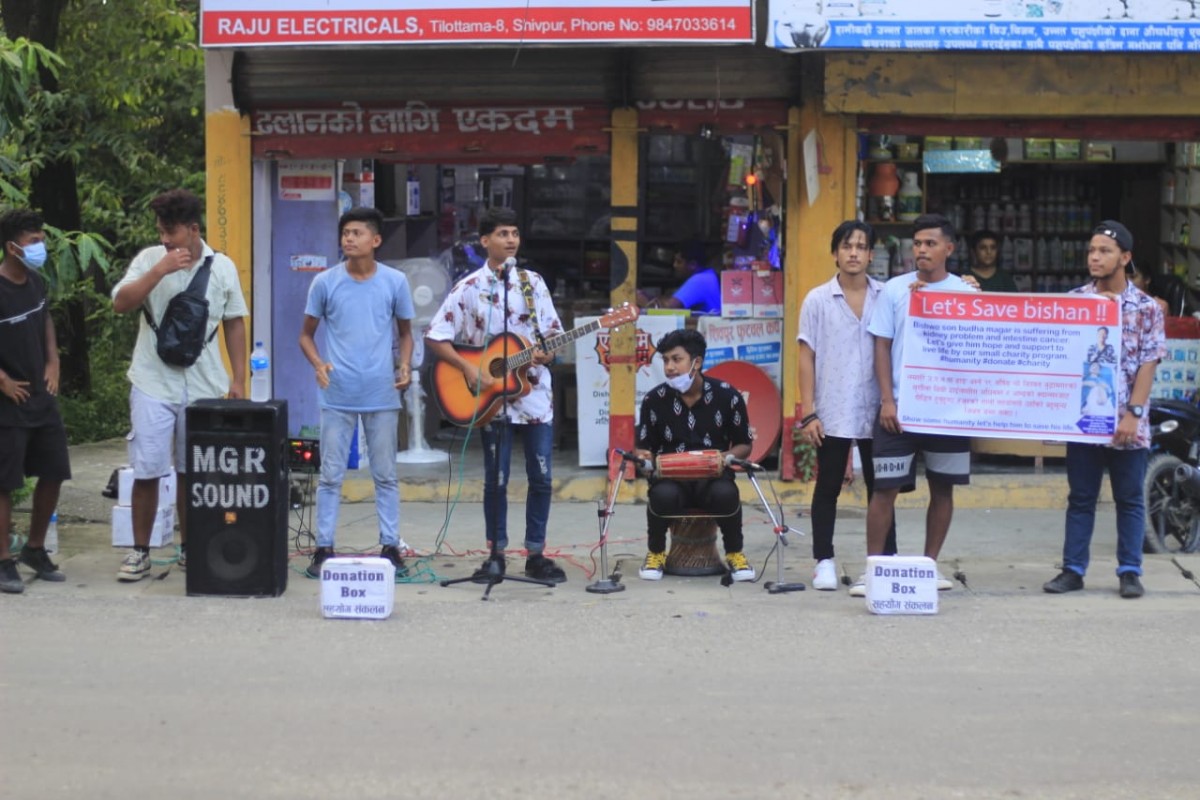 दाङका मृगौला र क्यान्सर पिडितलाई सहयोग गर्न देवदहमा दुई किशोरको कन्सर्ट, ३० हजार संकलन 