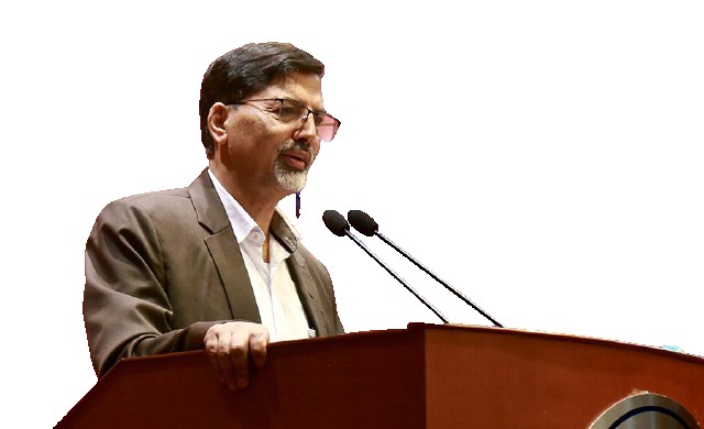 पेट्रोल पम्पहरूलाई चार्जिङ स्टेशनका रूपमा बदल्नुपर्छ : अर्थमन्त्री शर्मा