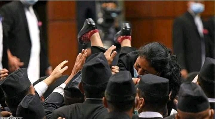 एमालेका पुरुष भन्दा महिला सांसद कडा ! 