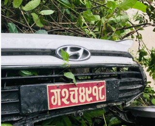 त्रिशूलीमा कार खस्दा तीन बेपत्ता, एक घाइते