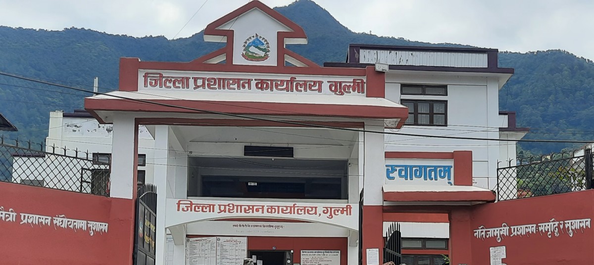 गुल्मीमा राजनीतिक दललाई भिडभाड गर्न छुट, जनताको दसैँ संस्कृतिमा लगाम