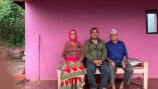 दशैंको शुभकामना दिन एमाले नेता घरदैलाेमा 