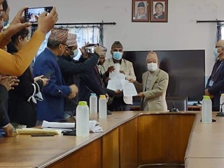 बेञ्च बहिष्कार गर्ने न्यायाधीशविरुद्ध प्रदर्शन, इजलास सुचारु गर्न मानव अधिकार आयोगसँग माग
