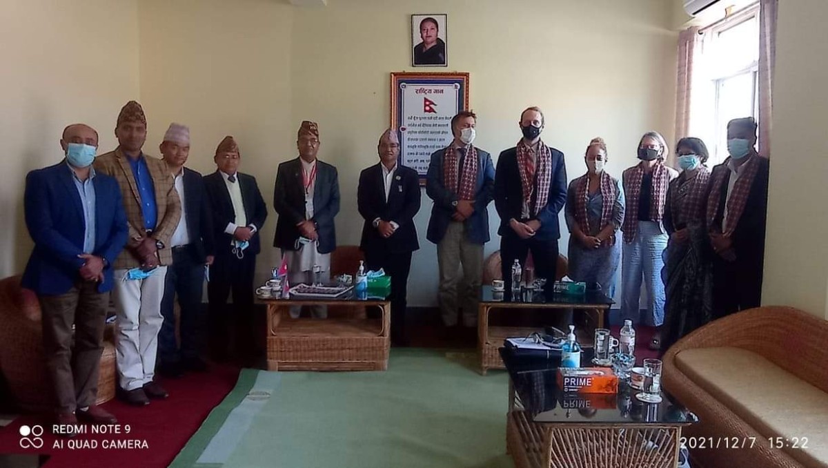 स्वास्थ्य र शिक्षा क्षेत्रमा लगानी गर्न मुख्यमन्त्री केसीको युके सरकारका प्रतिनिधिलाई आग्रह