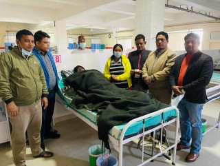 मृगौला पिडितलाई देवदह सुनचाँदी व्यवसायी संघको आर्थिक सहयोग