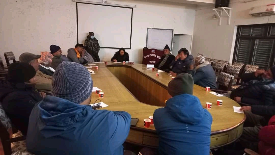 गुल्मीका राजनीति दलसगँ शहरी विकास मन्त्री 