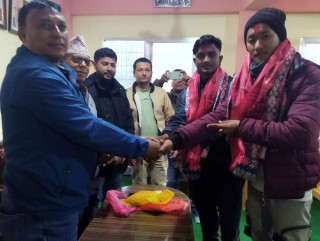 गुल्मी रिडीबजारका उदियमान खेलाडी विवेक  र जेनिशलाई सम्मान