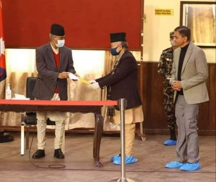 जग्गा नापी प्रक्रियामा वडा नं. ८ लाई छुटाईएको भन्दै माओवादी केन्द्र देवदहले बुझायो ज्ञापन पत्र
