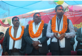 रोहिणी र ओमसतिया गाउँपालिका अध्यक्ष एमालेमा प्रवेश