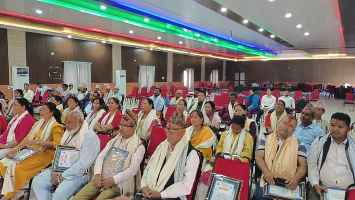 देवदह नगरपालिकाद्वारा मेलमिलापकर्ताहरूलाई नगद सहित सम्मान