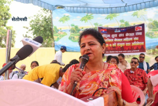 चुनाव हार्ने डरले पुर्व मन्त्री चौधरीलाई कालो झण्डा देखाईयो : एमाले नेतृ अर्याल