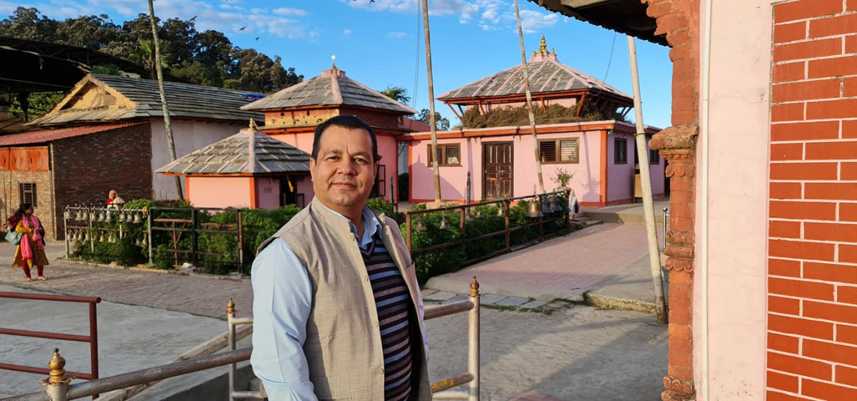 बर्दघाट नगरपालिकाद्रारा क्रीकेट कप्तान पौडेललाई सम्मान 