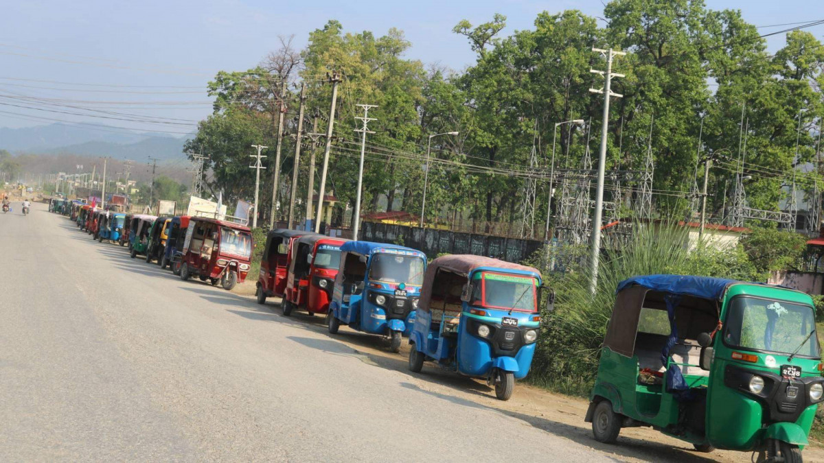 रिक्सा व्यवसायीको ध्यानाकर्षण र्‍यालीमा देवदहको मेयरका प्रत्यासीको सम्बोधन र प्रतिबद्धता