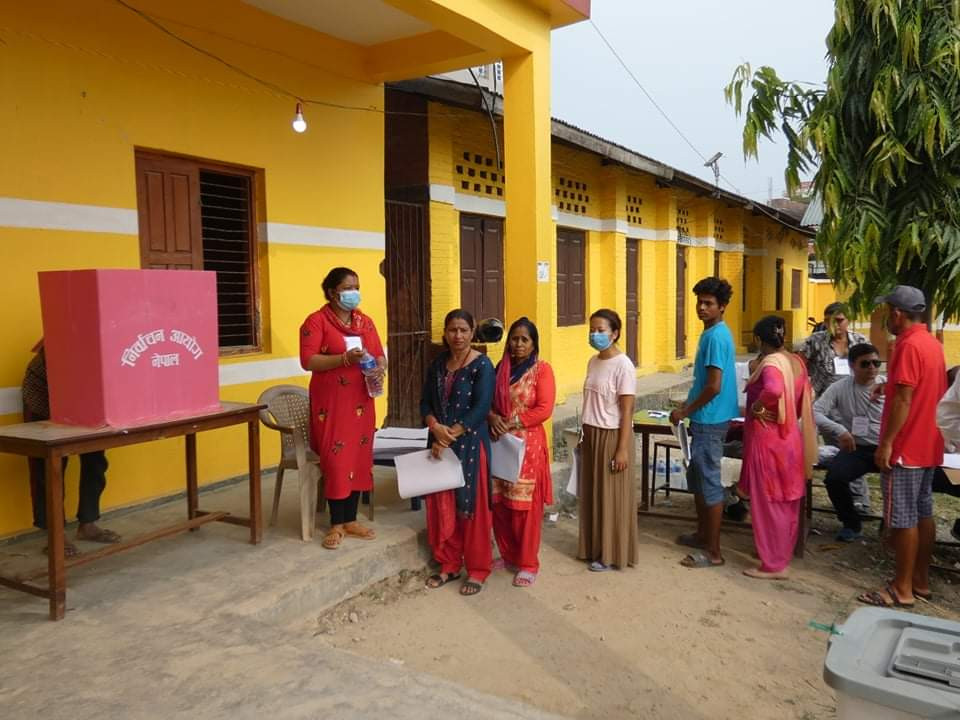 नवलपरासीमा ३ बजेसम्म ५२ प्रतिशत मत खस्यो, सबै पालिकाको मतगणना आजबाटै सुरु हुने