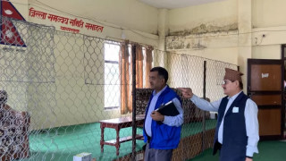 मतगणना स्थलमा दलका प्रतिनिधिले मतपत्र 'छुनलाई होइन, हेर्न चै पाउने !'