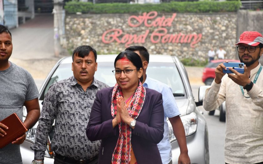 रेनुको पहिलो निर्णय : सरकारी अस्पतालमा जन्मिने छोरीहरूको जीवन बीमा, १५ बर्षपछि १ लाख पाउने