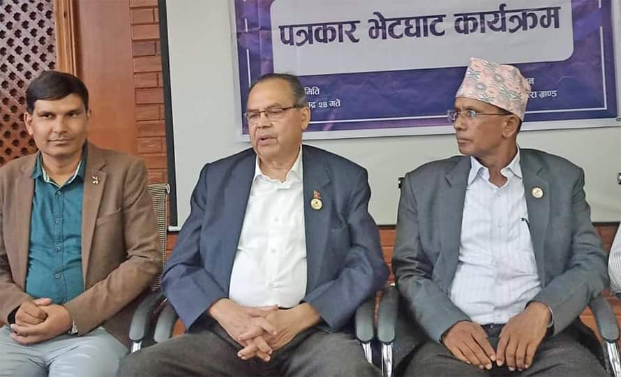राजनीतिमा विचारवान युवा पुस्ता बनिसकेको छैन : झलनाथ खनाल