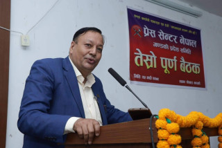 माओवादीले ल्याएकाे प्रणालीमा अरूले रजाईँ गर्दा समस्या भयाे : शिक्षामन्त्री पाैडेल