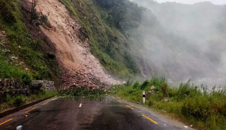 बेनी जोमसोम सडक मर्मत तथा पुनर्निर्माणको काम तीव्र