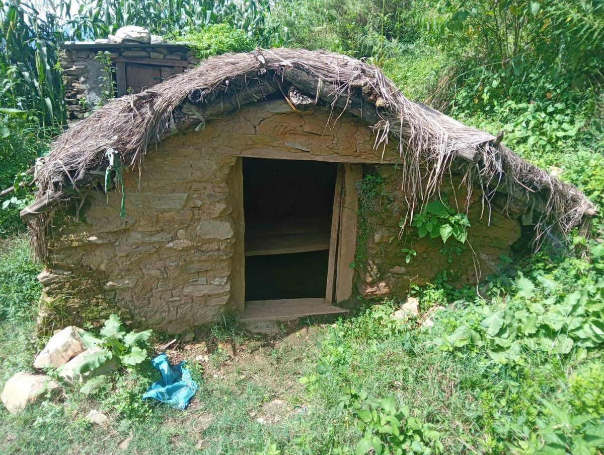 हटेन महिनावारीमा छाउगोठको बास : सर्प, बाघ, भालुको सिकारसंगै बलात्कृत हुने त्रास