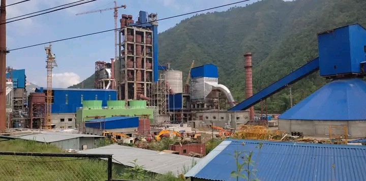 कामदारलाई २ महिनादेखि तलब नदिईएको भन्दै सर्देवास्थित सिजि कम्पनीमा तालाबन्दी