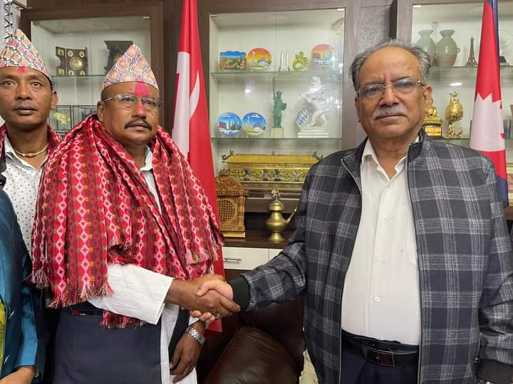 इटहरीका पूर्वमेयर द्वारिका चौधरी माओवादी प्रवेश