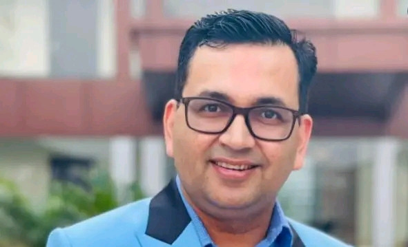 नेकपा (माओवादी केन्द्र)बाट चितवन क्षेत्र नं. ३ मा  डा. भोजराज अधिकारी उम्मेदवार