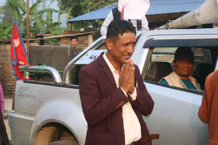 निर्वाचन जितेर पाँच बर्षसम्म अनुहार नदेखाउने नेतालाई बहिस्कार गरौँ: चापागाईं