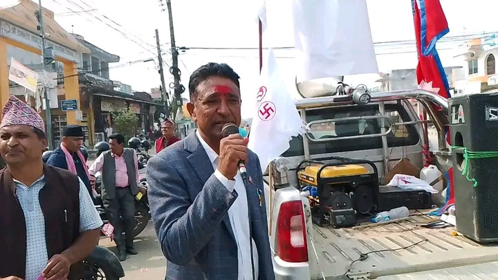 फरक शैली अपनाउदै टिकाराम, र्‍यापले मतदाता रिझाउँदै (भिडियो सहित)