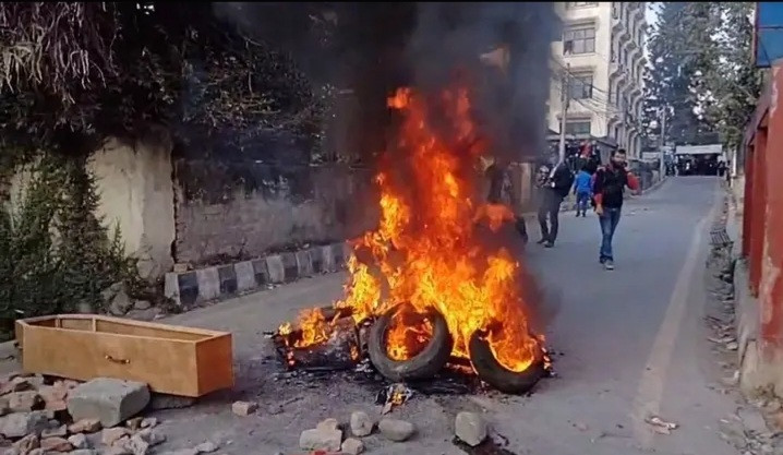 सुकुम्बासी बस्ती हटाउन खाेज्दा थापाथली क्षेत्र तनावग्रस्त
