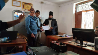 मनाेमानि ढङ्गले काम गरेकाे भन्दै काँग्रेसले बुझायो पालिकालाई ज्ञापन-पत्र