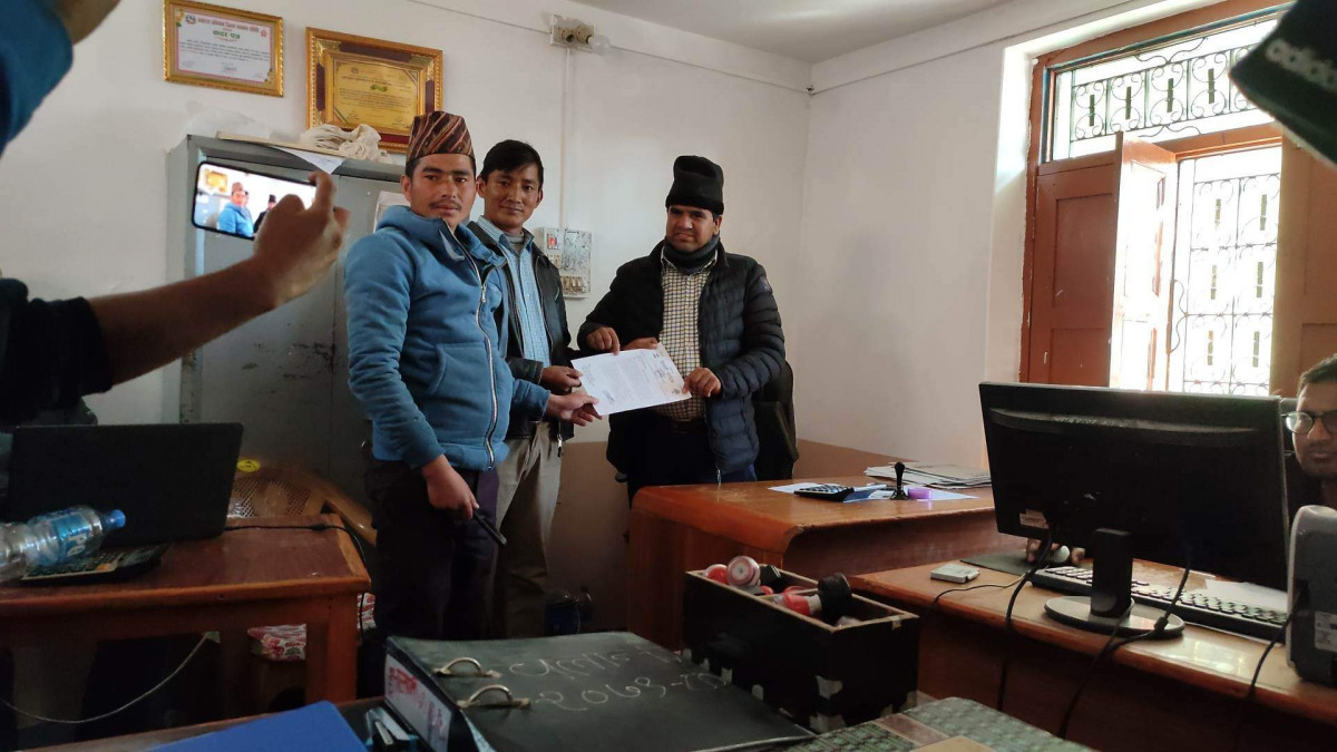 जग्गा नापी प्रक्रियामा वडा नं. ८ लाई छुटाईएको भन्दै माओवादी केन्द्र देवदहले बुझायो ज्ञापन पत्र