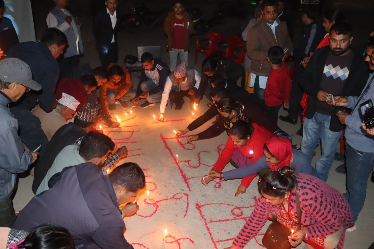 सहिद दुर्गा तिवारीको स्मृतिमा देवदहमा रचना वाचन तथा दीप प्रज्ज्वलन