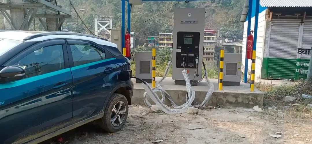 विद्युत् प्राधिकरणले चितवनमा निर्माण गरेका चार्जिङ स्टेशन सञ्चालनमा