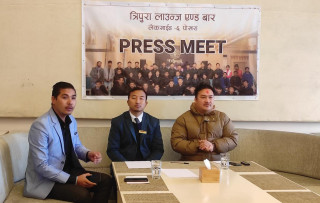 पोखरामा खुल्यो चाँदीको थालमा चाँदीकै चम्चाले खाना खुवाउने त्रिपुरा लाउञ्ज 