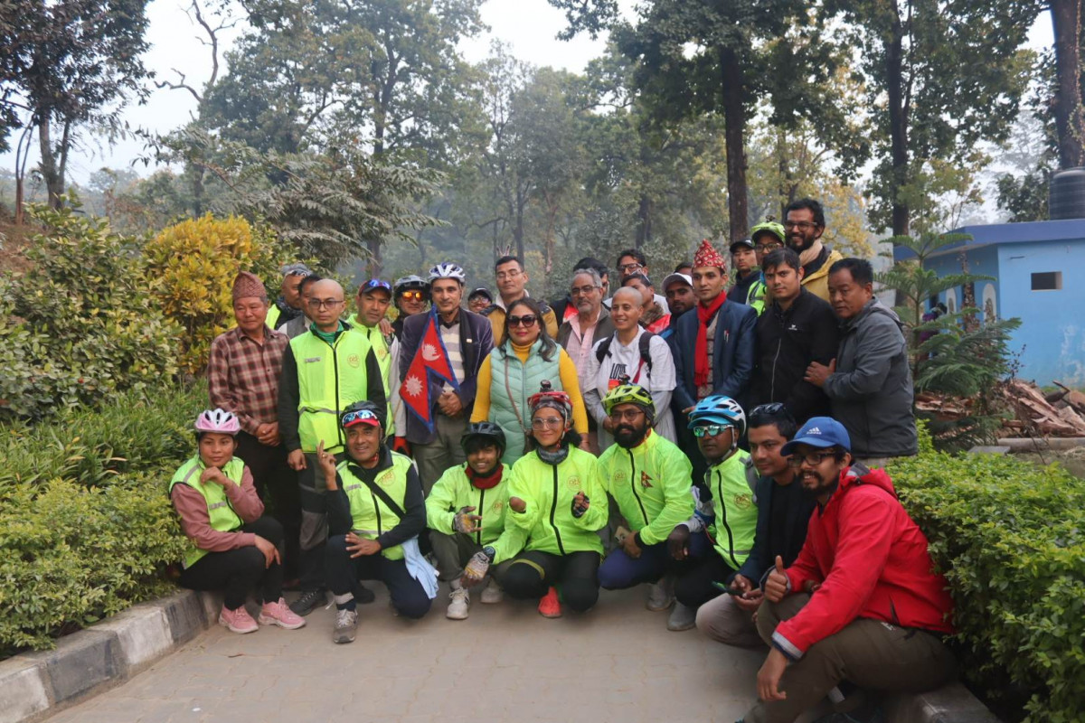 बौद्ध परिपथ साइकल यात्राको टोली देवदहमा