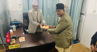 विश्वासको मत नपाएपछि सुदूरपश्चिमका मुख्यमन्त्री रावलले दिए राजीनामा