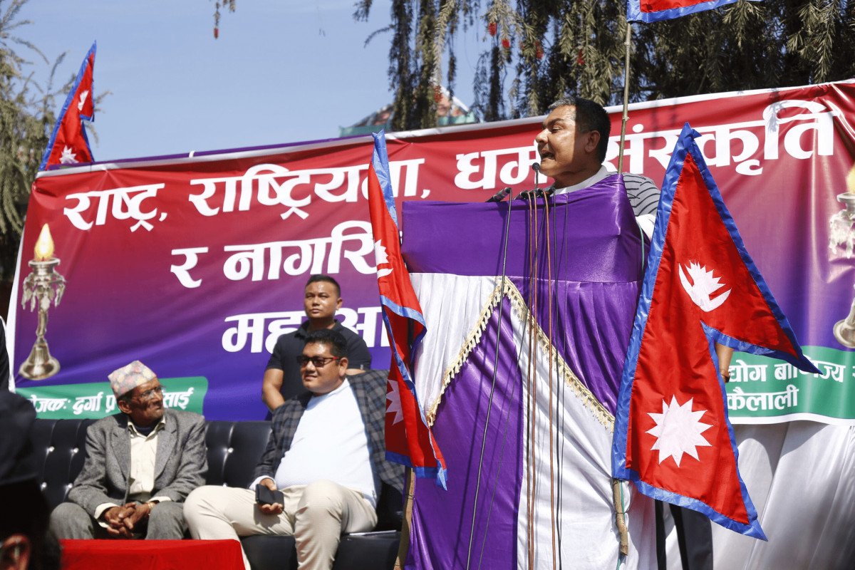 राजावादीसँग गठबन्धन गर्ने ओलीलाई पनि कारबाही हुनुपर्छ : दुर्गा प्रसाईं