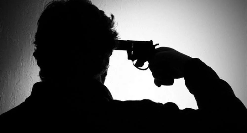 सुर्खेतमा प्रहरी जवानले गरे आत्महत्या