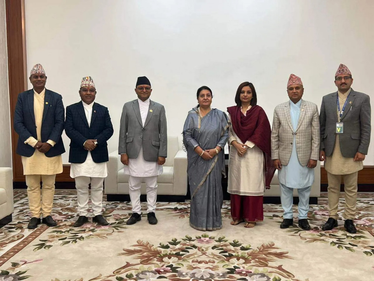 राष्टपति भण्डारी , अध्यक्ष तिमिल्सीना र मुख्यमन्त्री अधिकारी बिच पोखरामा भेट